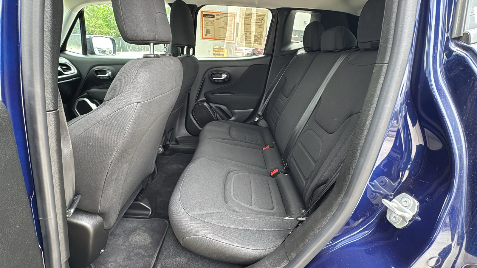 Used 2021 Jeep Renegade Latitude FWD image 14