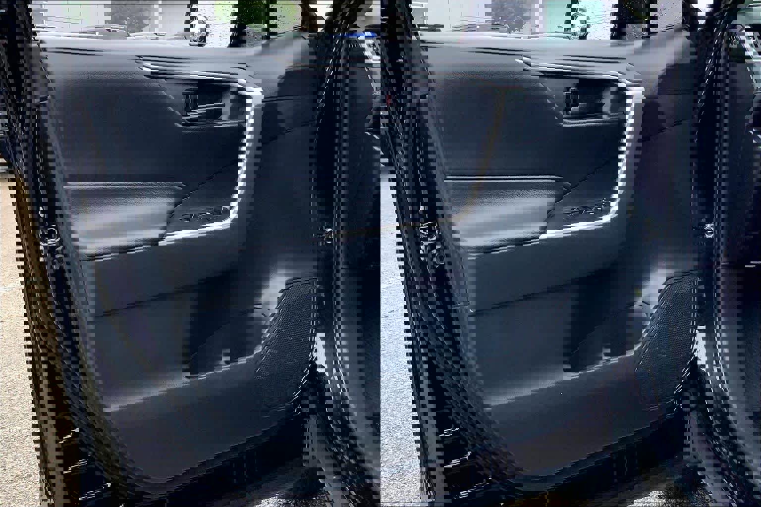 Used 2025 Toyota RAV4 LE FWD image 21