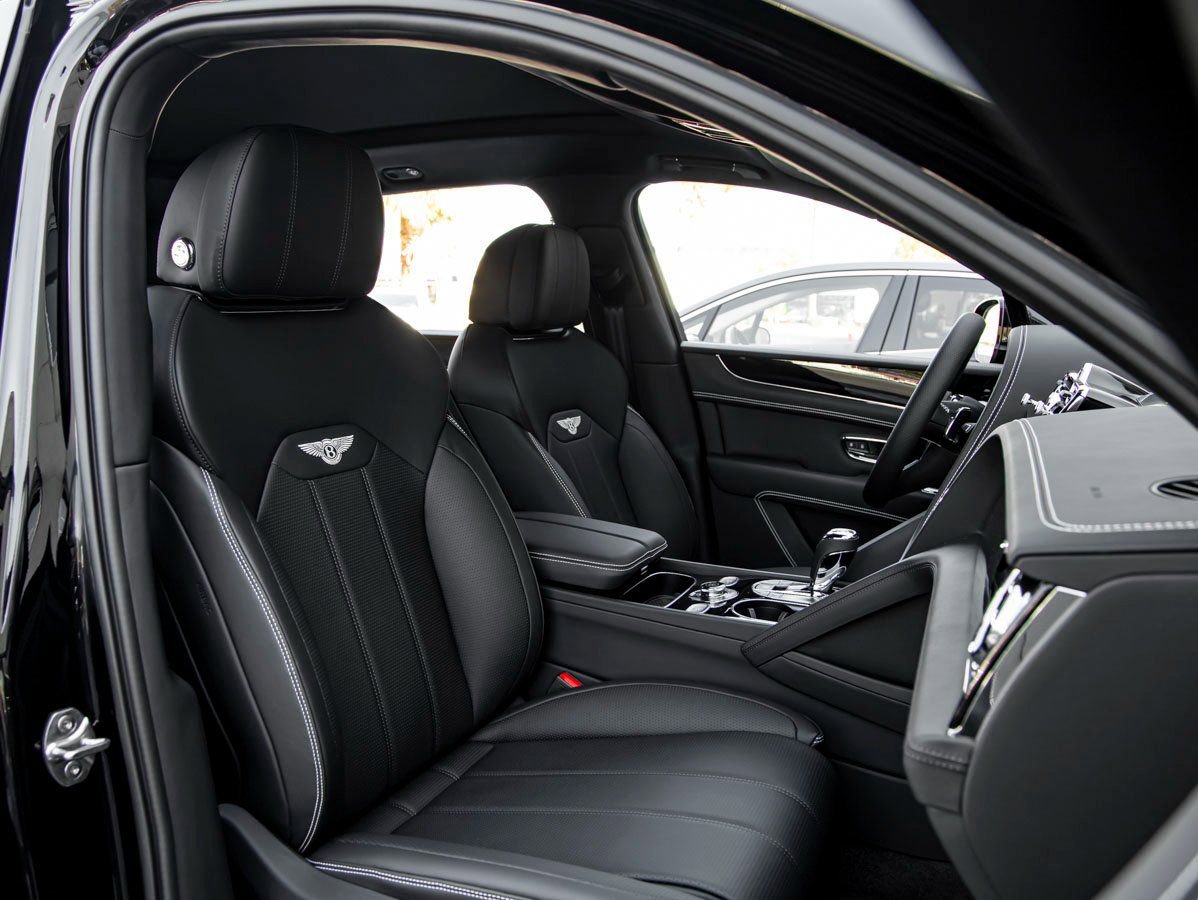 Used 2024 Bentley Bentayga Extended Wheelbase AWD/4WD image 25