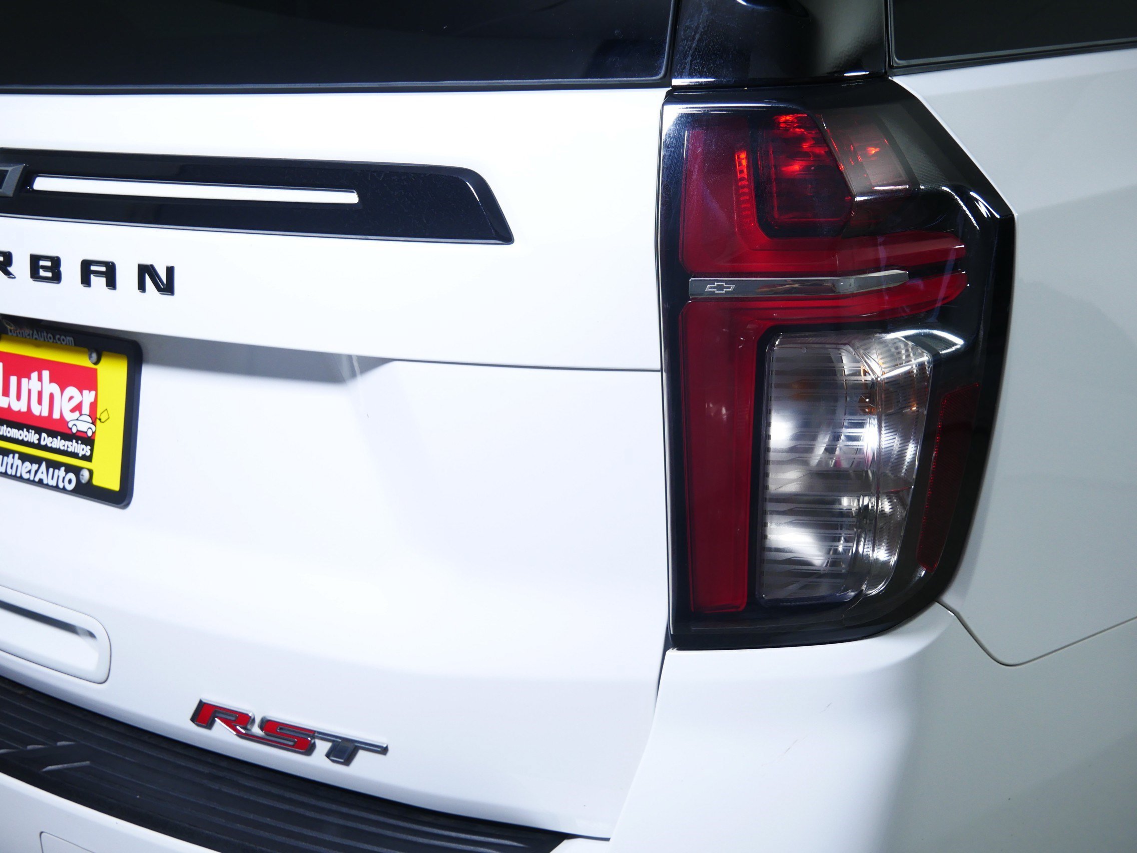 Used 2024 Chevrolet Suburban RST w/ Luxury Package AWD/4WD image 17