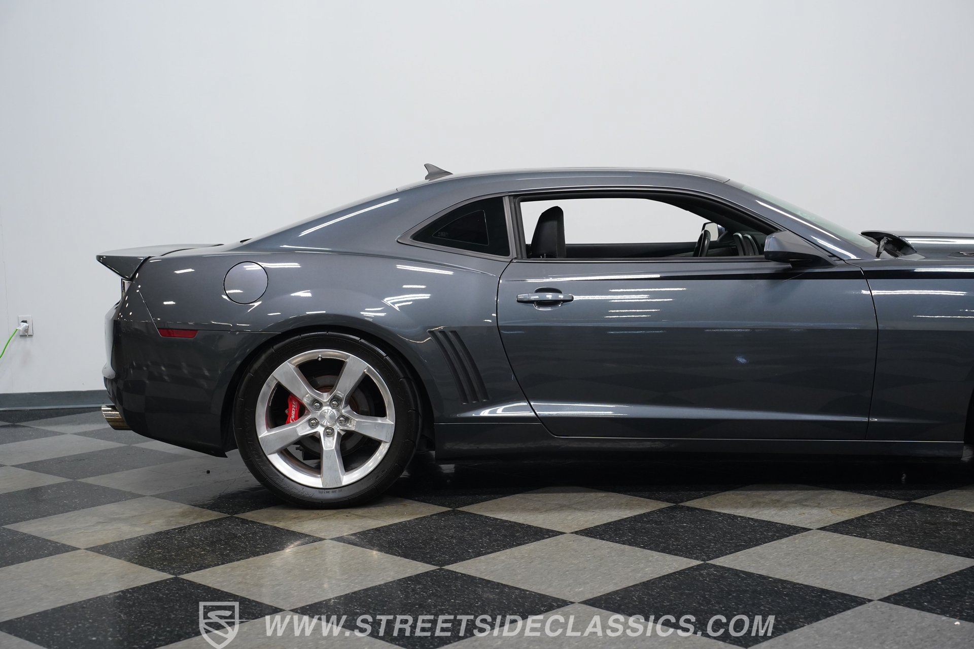 Used 2010 Chevrolet Camaro SS w/ RS Package RWD image 27