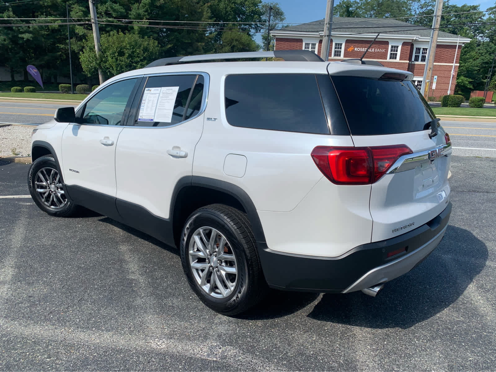 Used 2017 GMC Acadia SLT FWD image 4