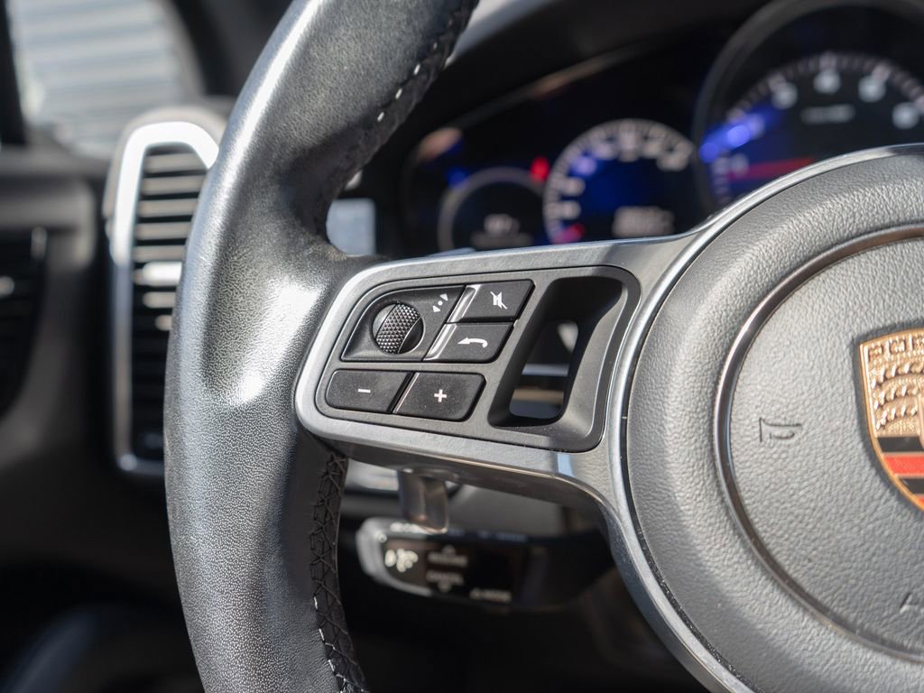Used 2020 Porsche Cayenne AWD/4WD image 19