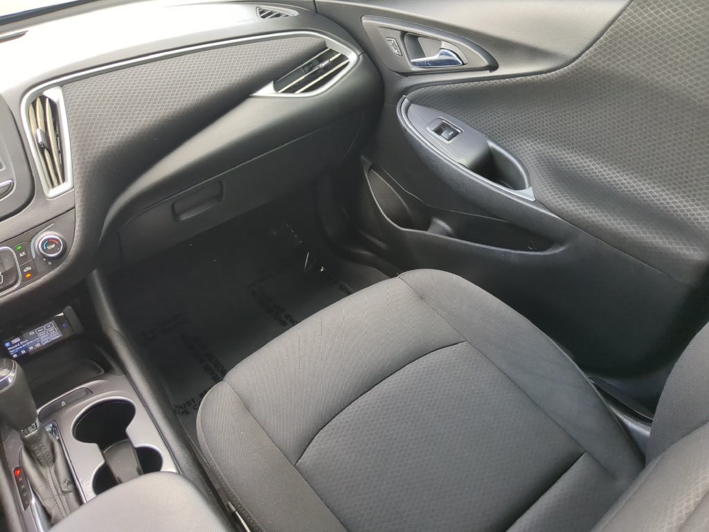Used 2018 Chevrolet Malibu LS FWD image 13