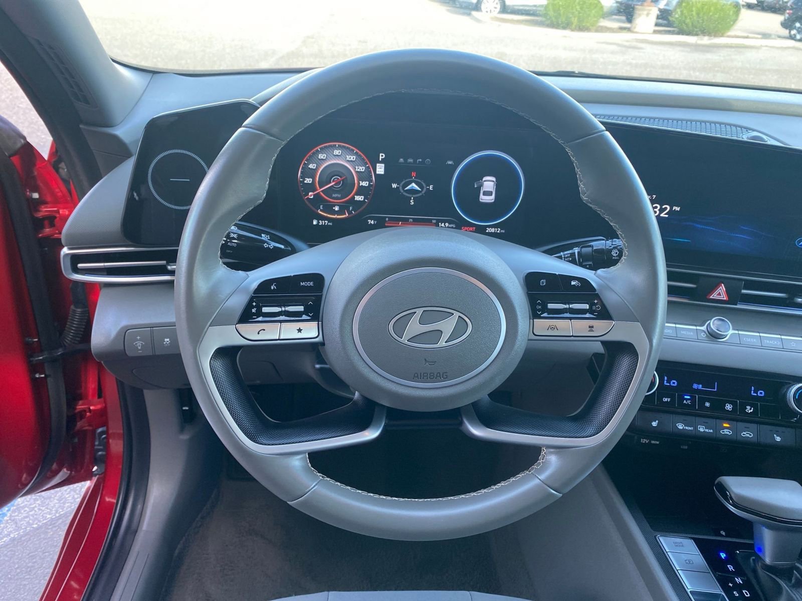 Used 2025 Hyundai Elantra SEL image 28