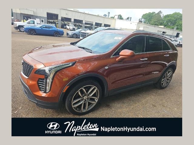 Used 2019 Cadillac XT4 Luxury w/ Cold Weather Package FWD image 1
