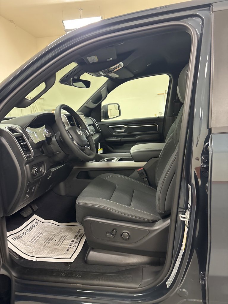 New 2026 RAM 1500 4x4 Crew Cab image 10