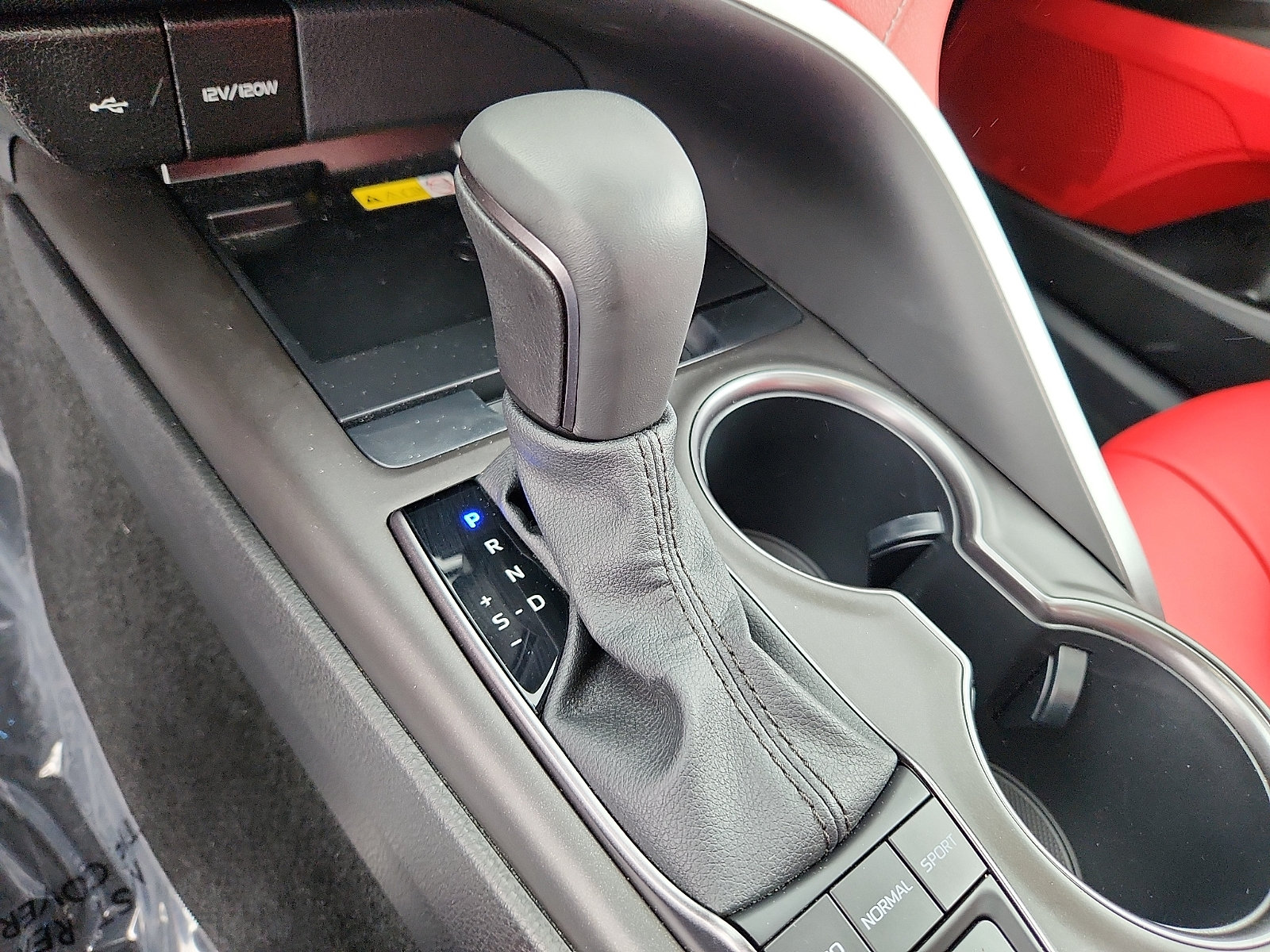 Used 2023 Toyota Camry XSE FWD image 15
