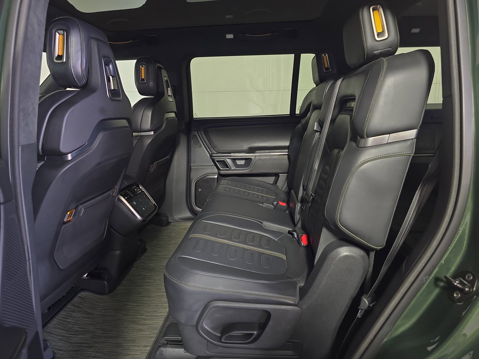 Used 2023 Rivian R1S Adventure image 20