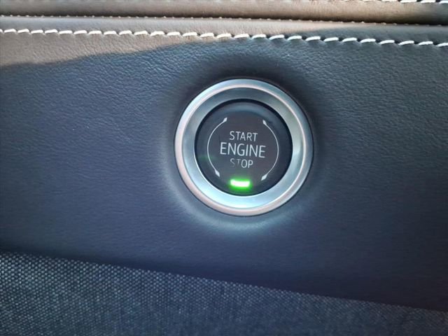 Used 2025 Cadillac Escalade Sport Platinum w/ LPO, ONYX Package image 34