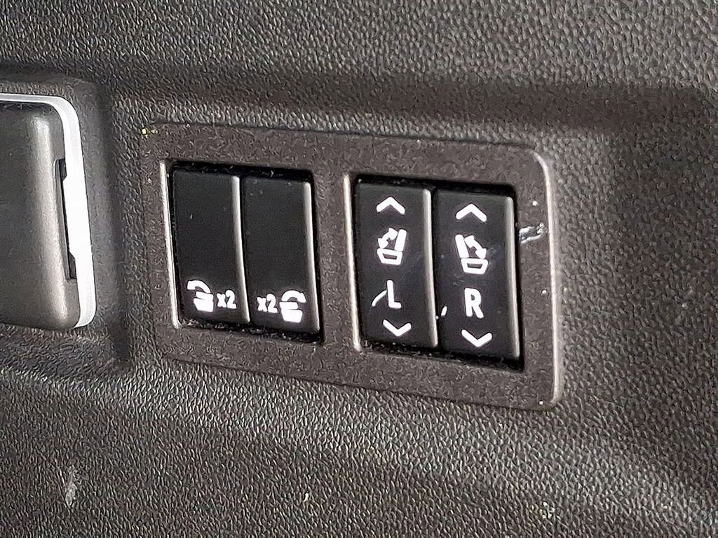 Used 2023 Chevrolet Tahoe RST w/ Luxury Package image 35