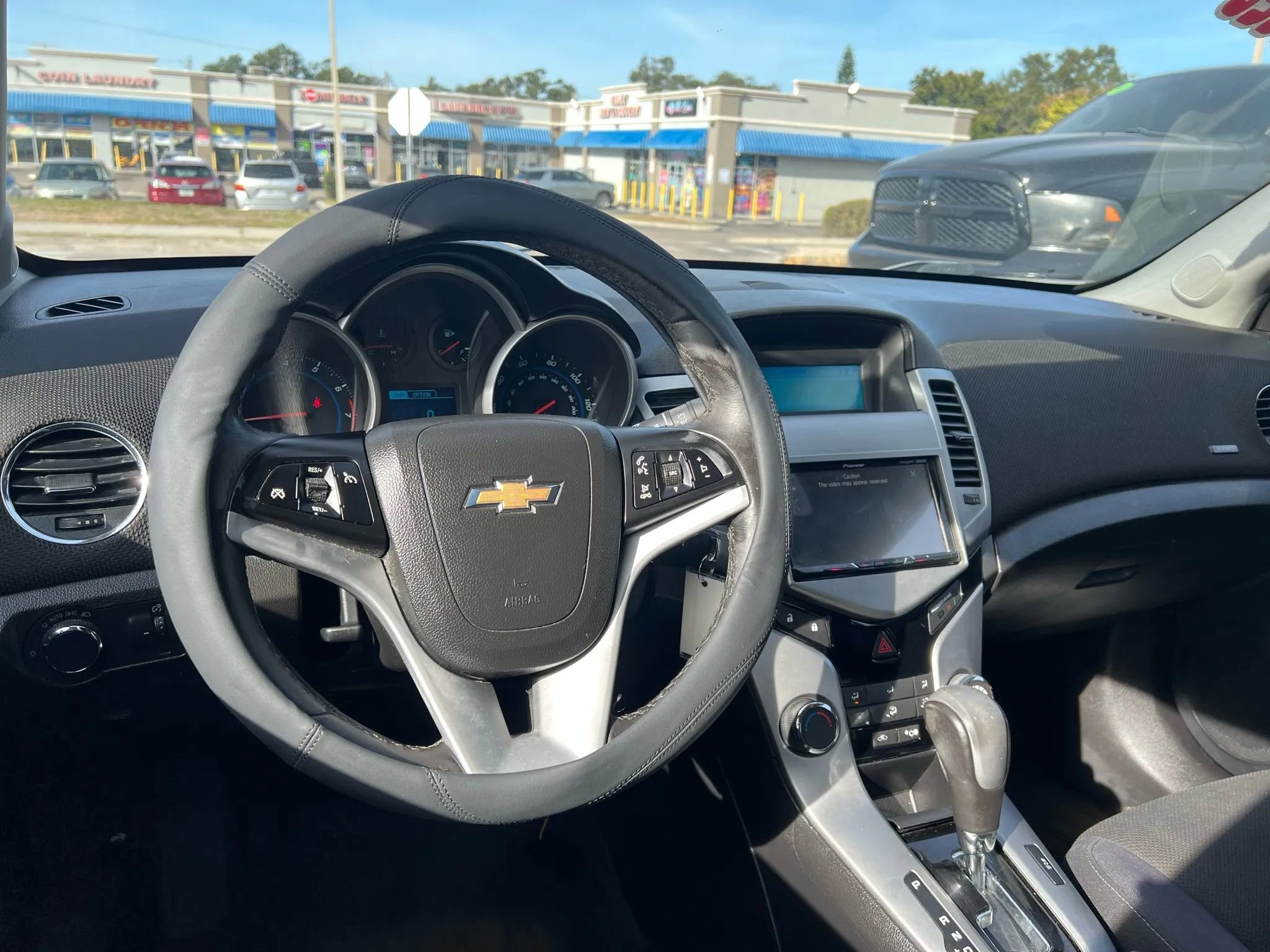 Used 2014 Chevrolet Cruze LT image 14