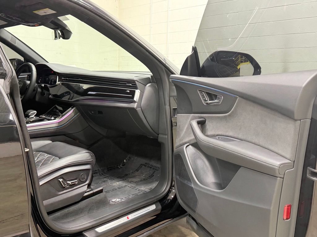 Used 2025 Audi SQ8 Premium Plus w/ 23" Wheel Package AWD/4WD image 45