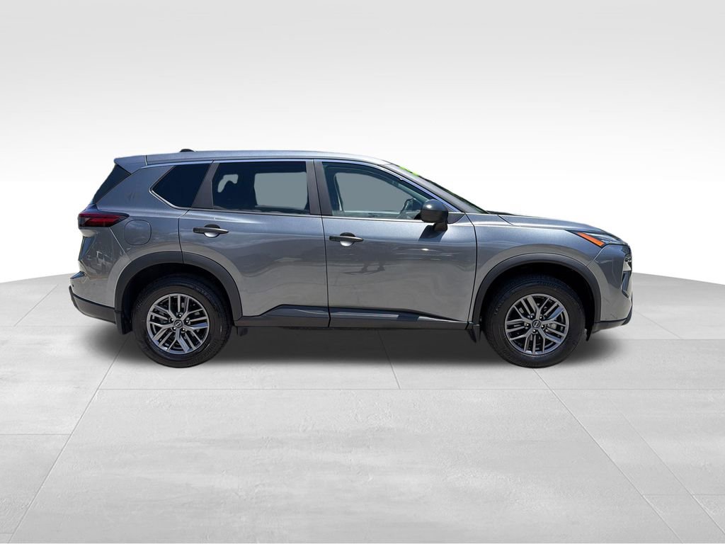Used 2025 Nissan Rogue S FWD image 8