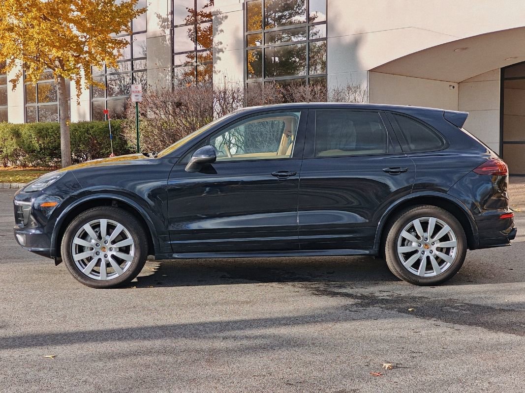 Used 2016 Porsche Cayenne S AWD/4WD image 7