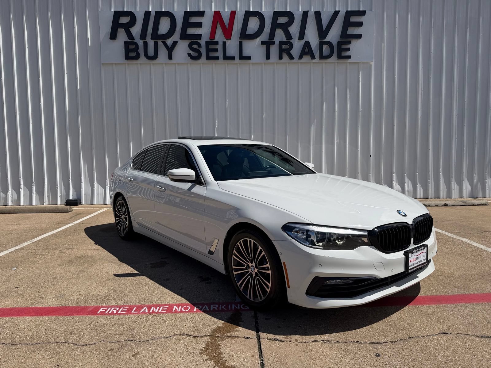 Used 2017 BMW 530i w/ Driving Assistance Package RWD image 9