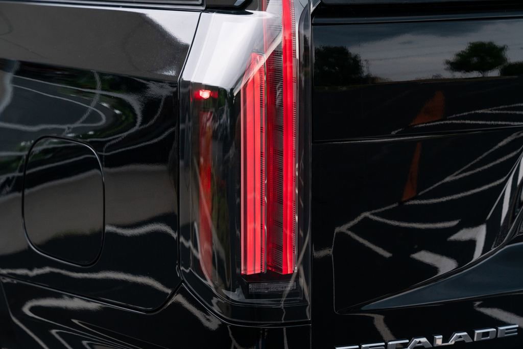 Used 2025 Cadillac Escalade Sport Platinum AWD/4WD image 19