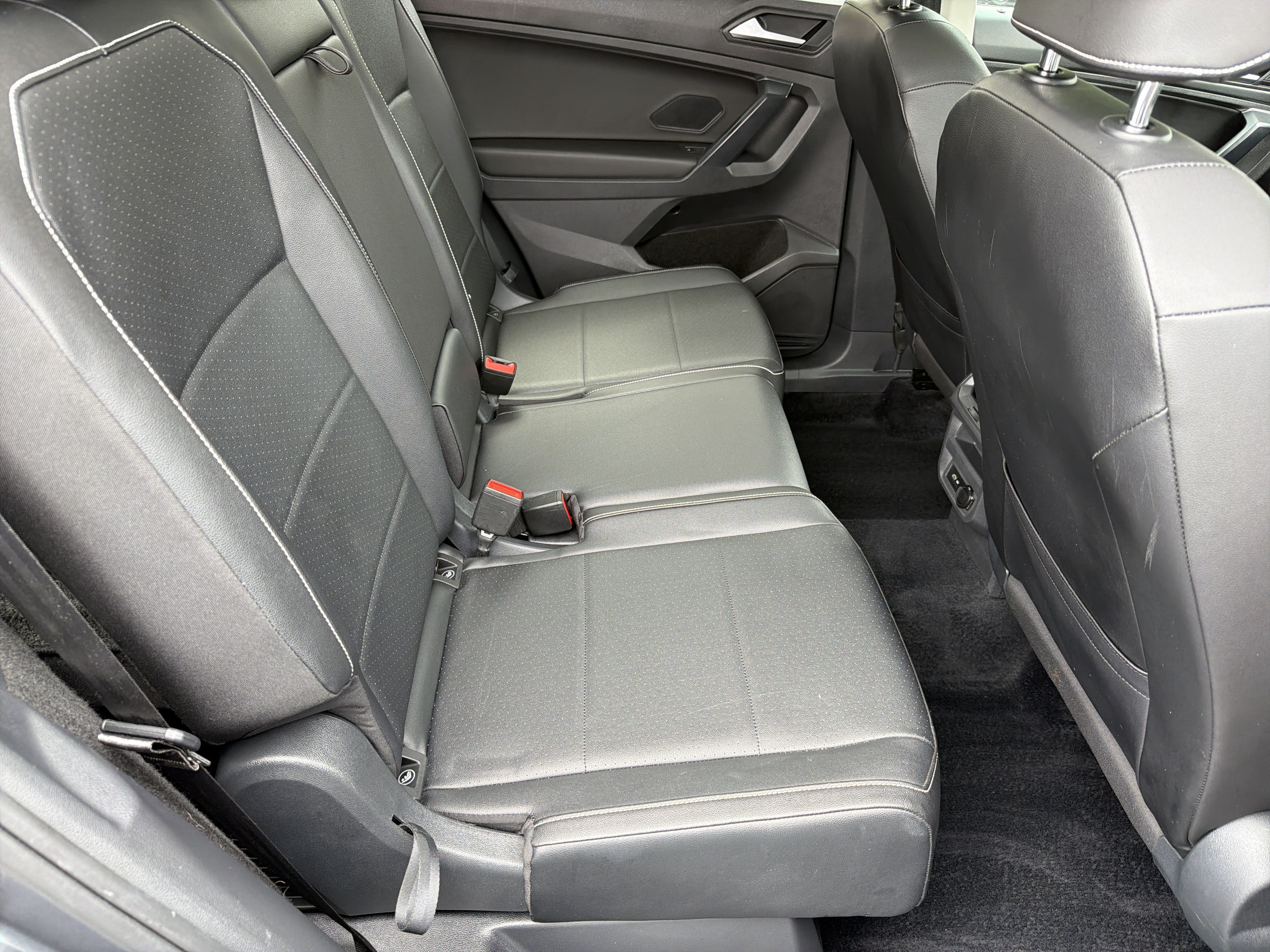 Used 2021 Volkswagen Tiguan SE FWD image 13