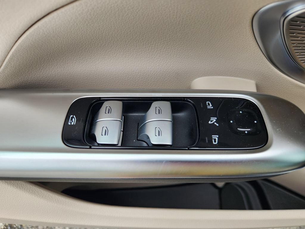 New 2026 Mercedes-Benz C 300 4MATIC Sedan image 17