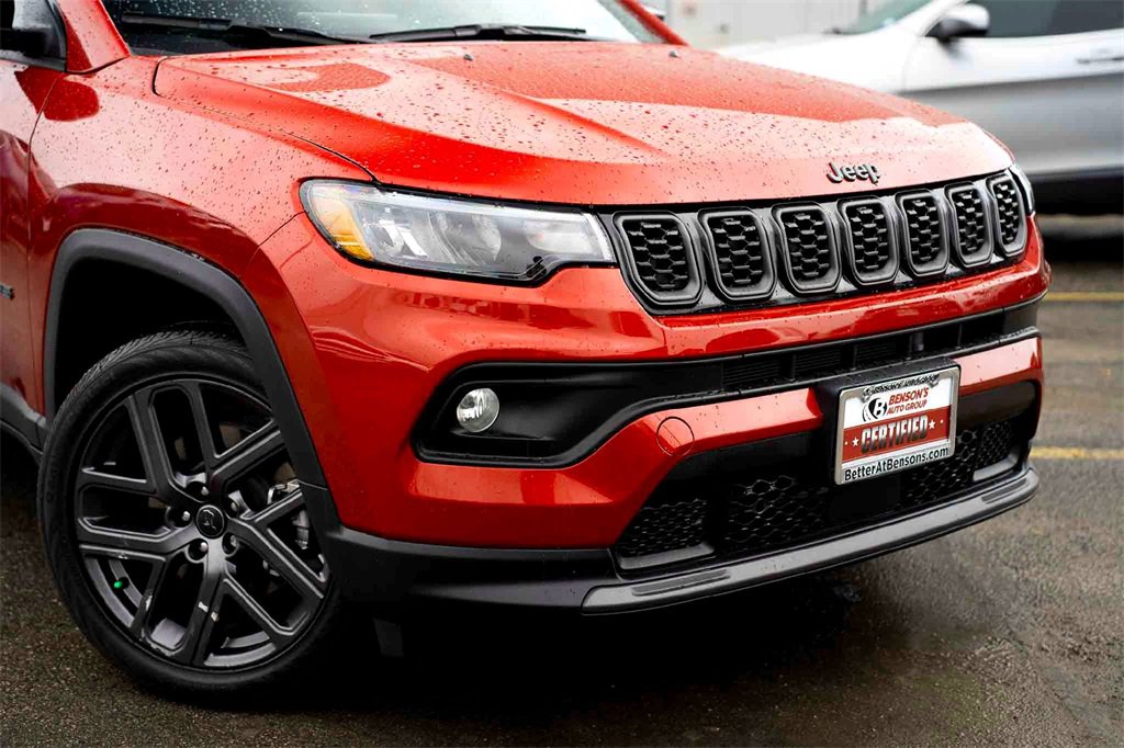 New 2026 Jeep Compass Latitude image 3
