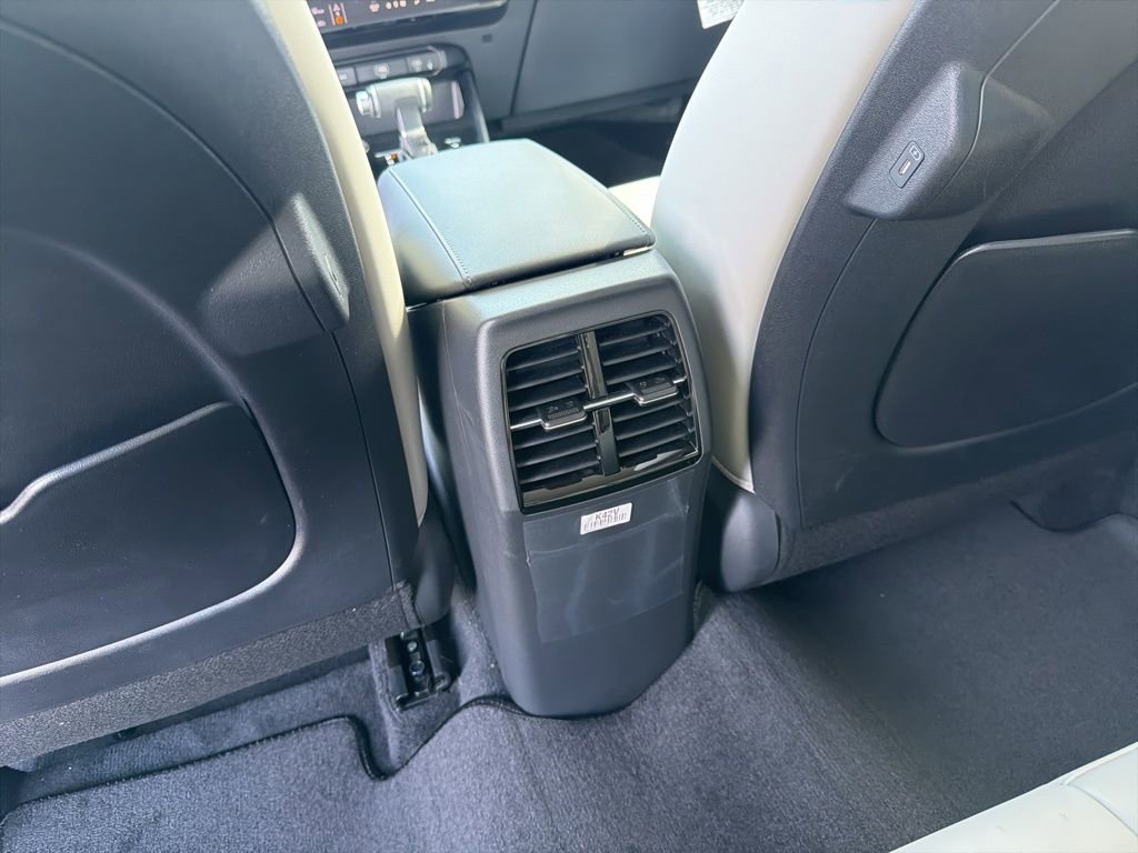Certified 2025 Kia Niro EX image 21