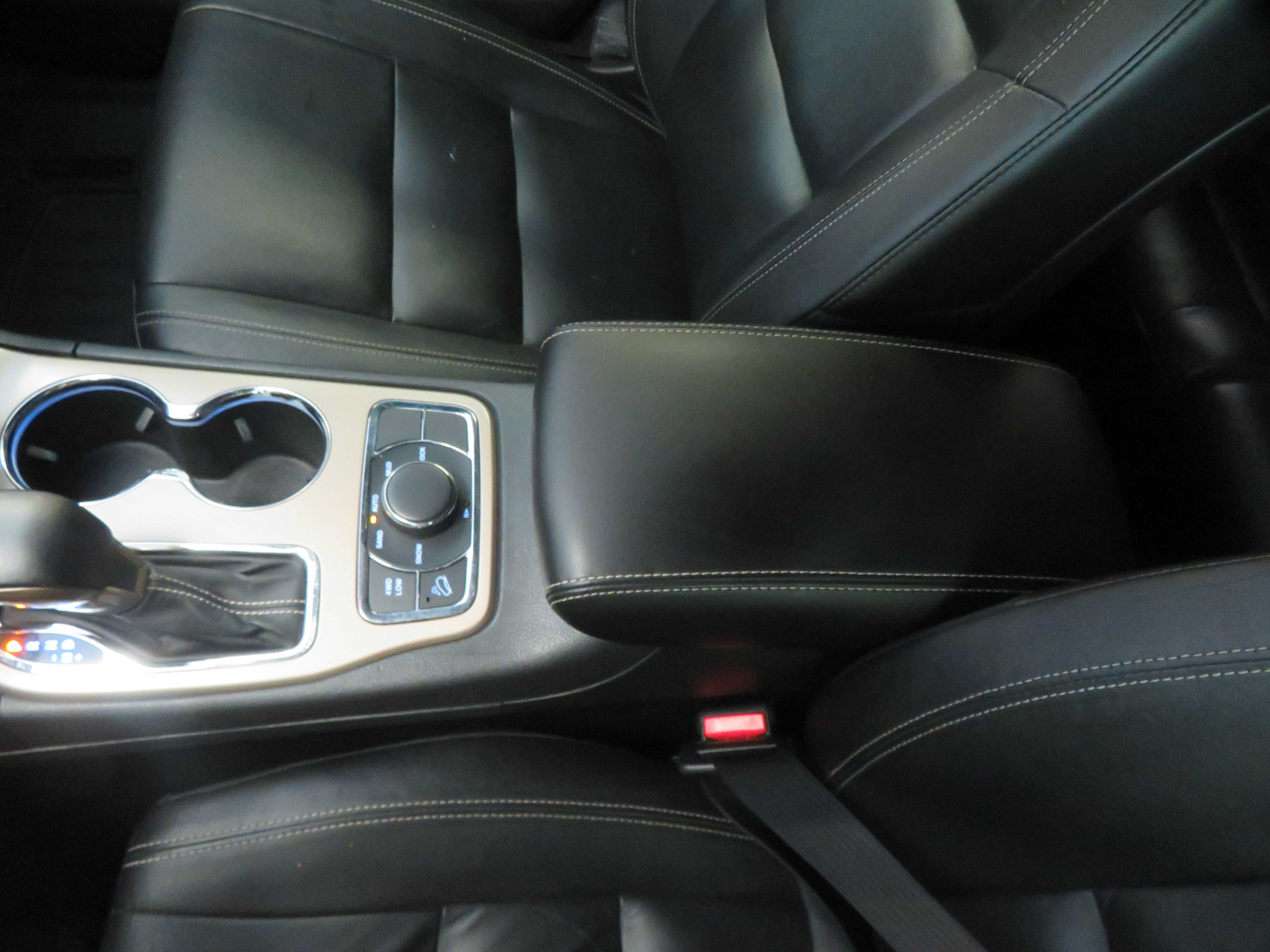Used 2017 Jeep Grand Cherokee Limited AWD/4WD image 45