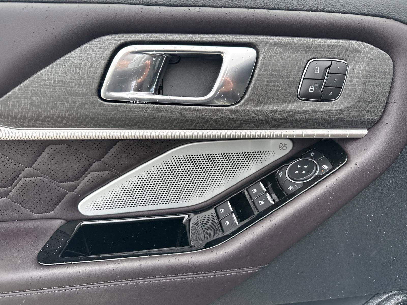 New 2026 Ford Explorer Platinum w/ LUX Leather Package image 16