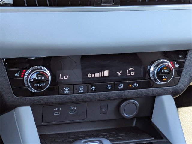 New 2025 Mitsubishi Outlander SE image 21