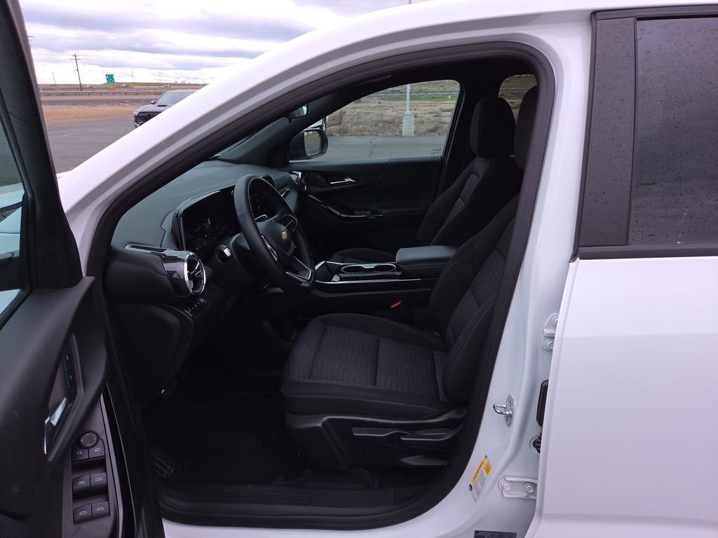 Used 2025 Chevrolet Equinox LT AWD/4WD image 10