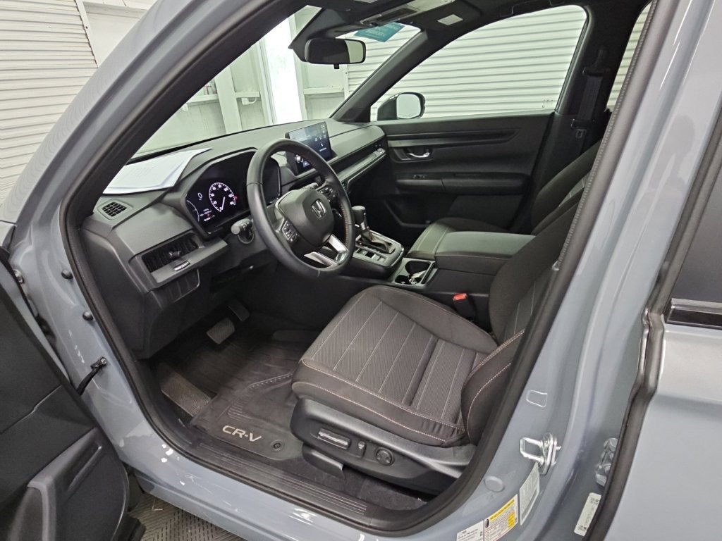 Used 2026 Honda CR-V Sport image 11