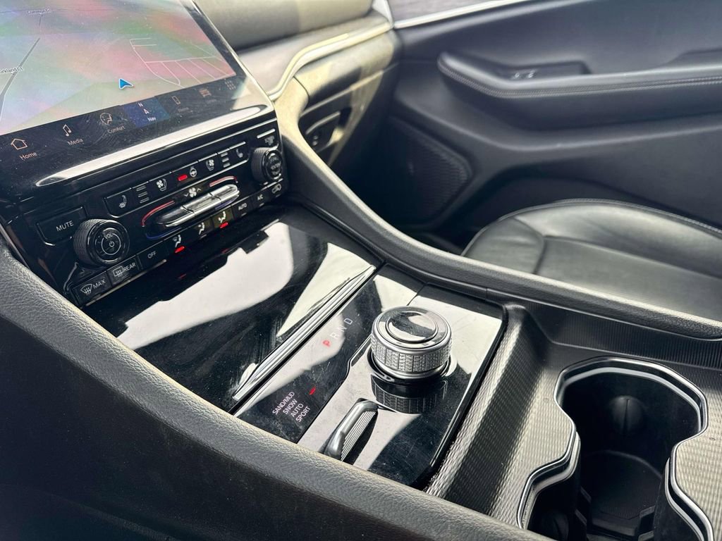 Used 2024 Jeep Grand Cherokee L Limited w/ Luxury Tech Group II image 22