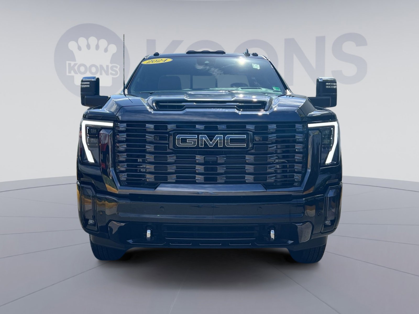 Used 2024 GMC Sierra 3500 Denali Ultimate AWD/4WD image 4