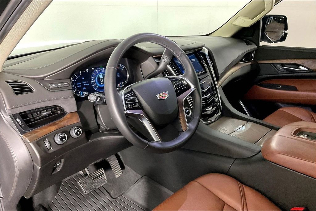 Used 2017 Cadillac Escalade Premium Luxury image 18
