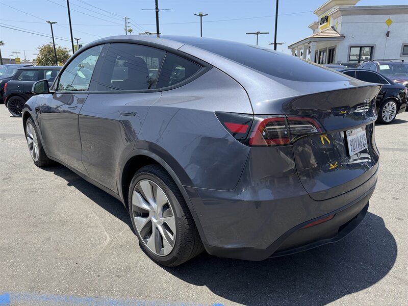 Used 2022 Tesla Model Y Long Range AWD/4WD image 6