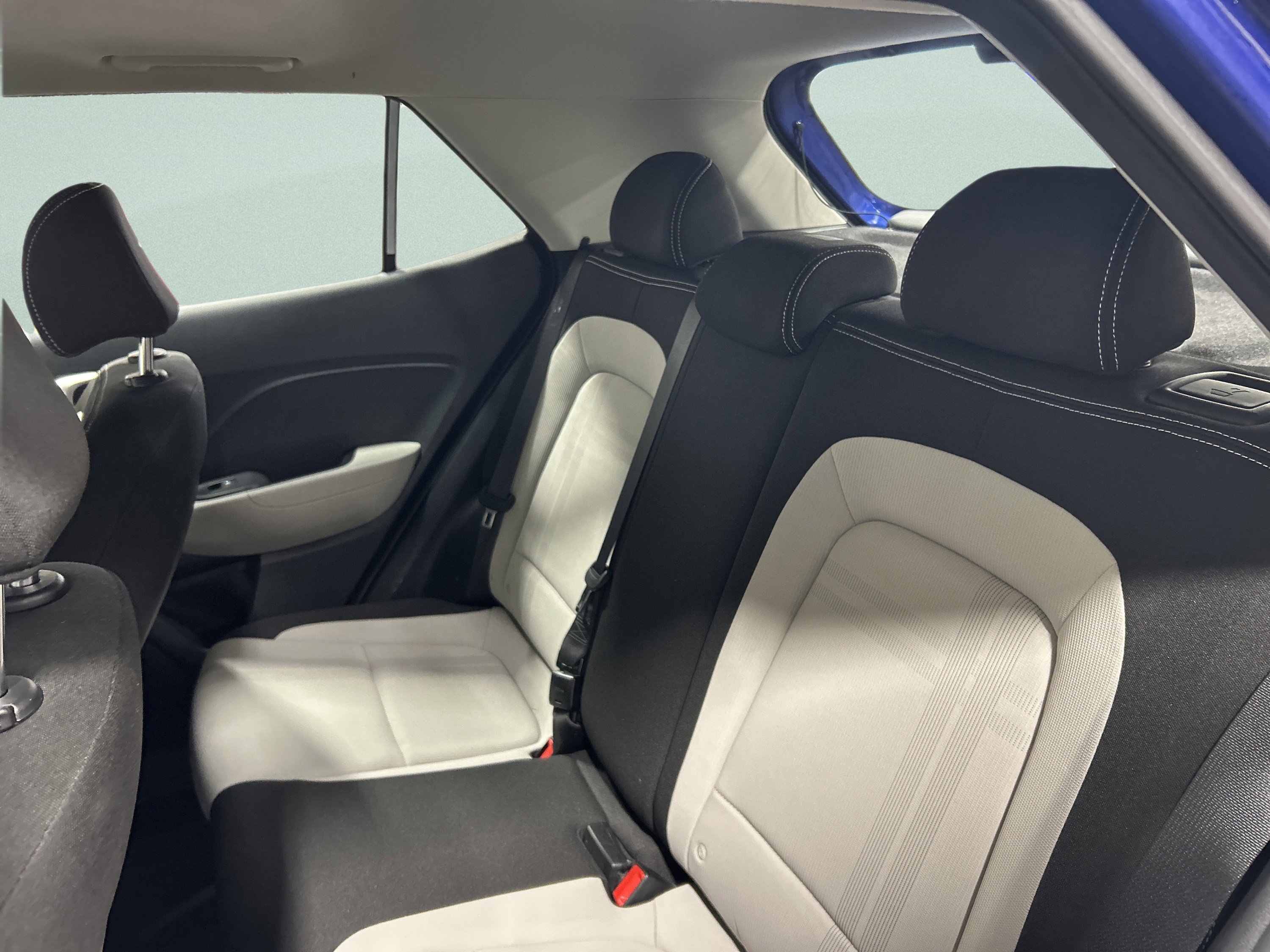 Used 2023 Hyundai Venue SEL w/ Cargo Package FWD image 15