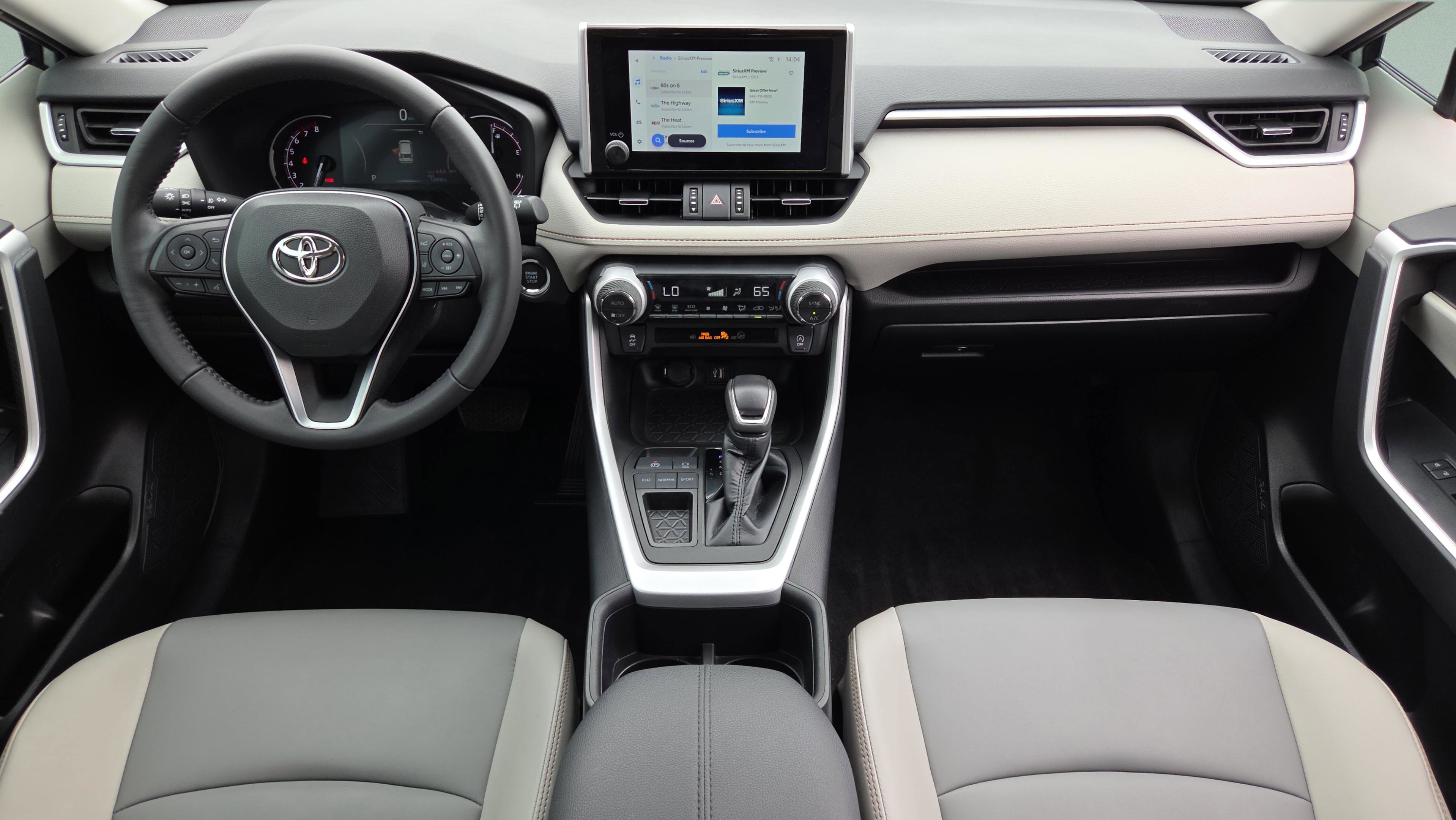 Used 2023 Toyota RAV4 XLE Premium image 16