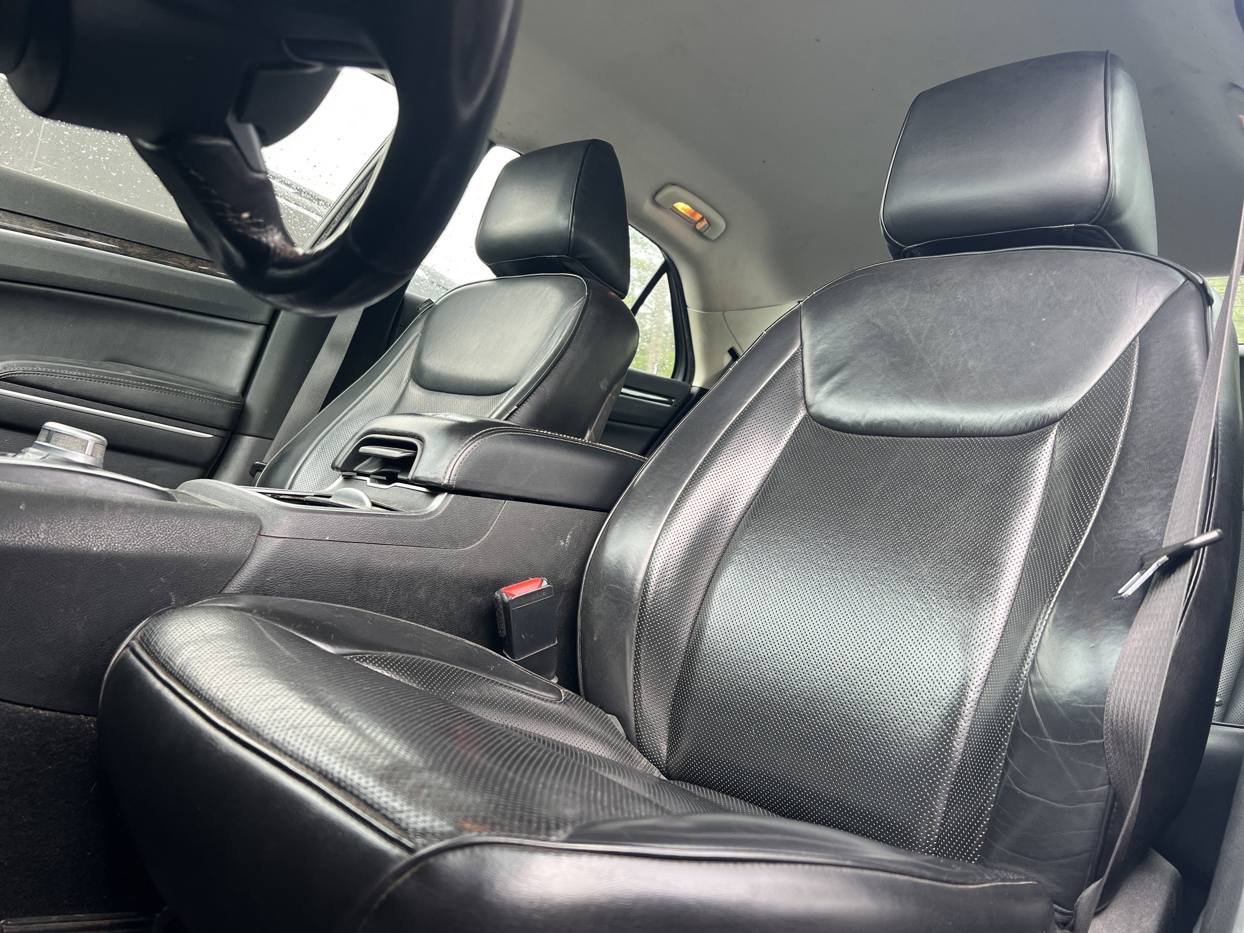 Used 2019 Chrysler 300 Limited image 3