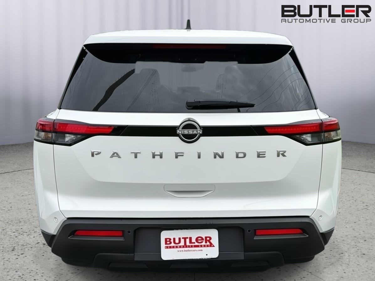 Used 2024 Nissan Pathfinder S FWD image 5