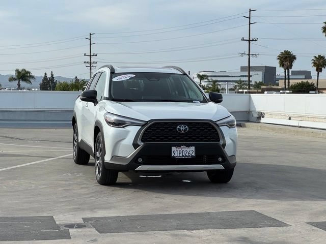 Used 2025 Toyota Corolla Cross XLE w/ Convenience Package FWD image 4