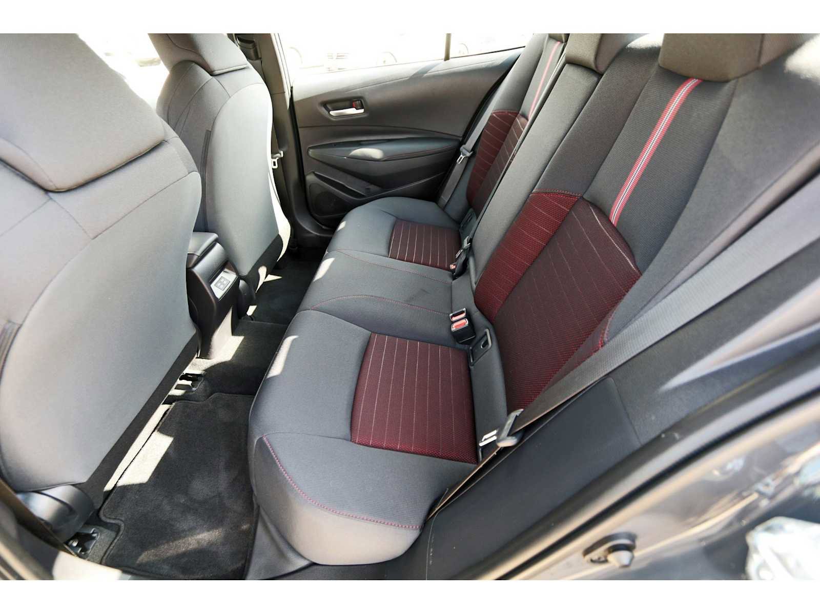 Used 2025 Toyota Corolla SE image 12