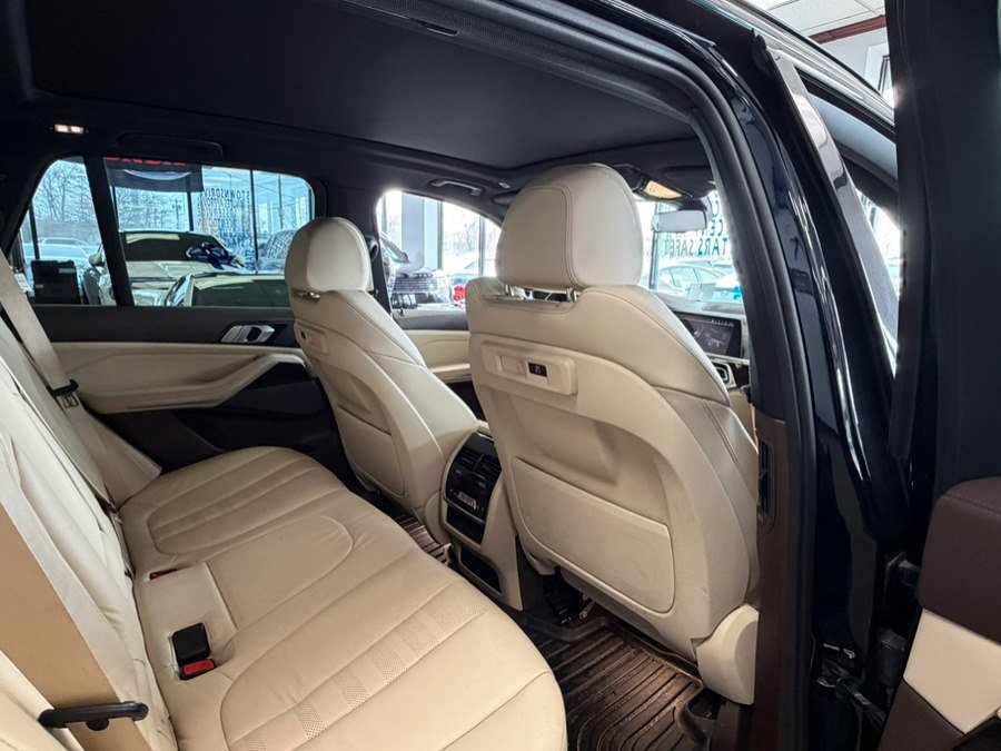 Used 2019 BMW X5 xDrive40i w/ M Sport Package AWD/4WD image 27