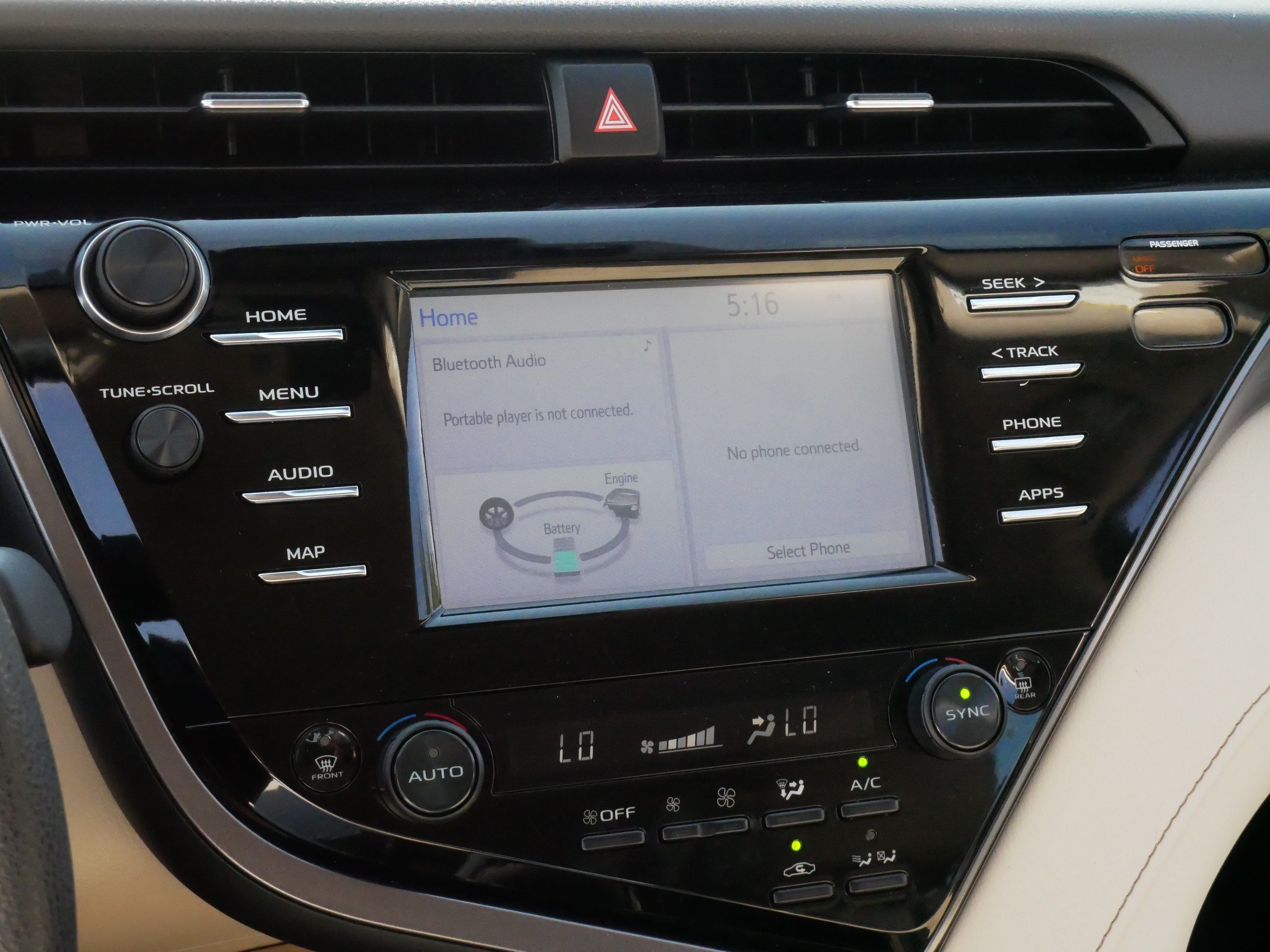 Used 2019 Toyota Camry LE FWD image 22