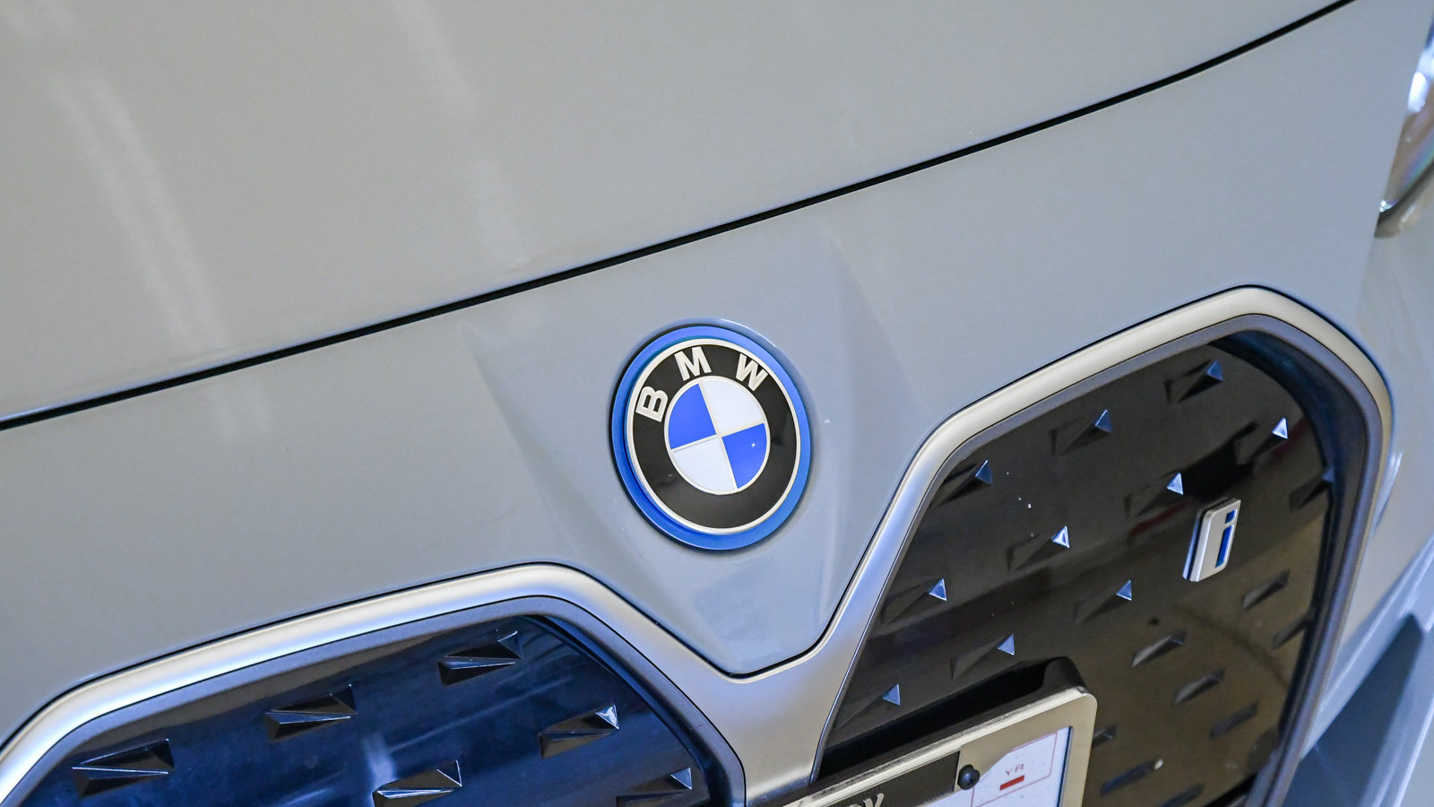 Certified 2024 BMW i4 eDrive35 w/ M Sport Package RWD image 8