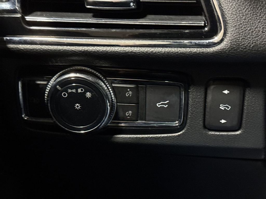 Used 2020 Lincoln Navigator L Reserve AWD/4WD image 18
