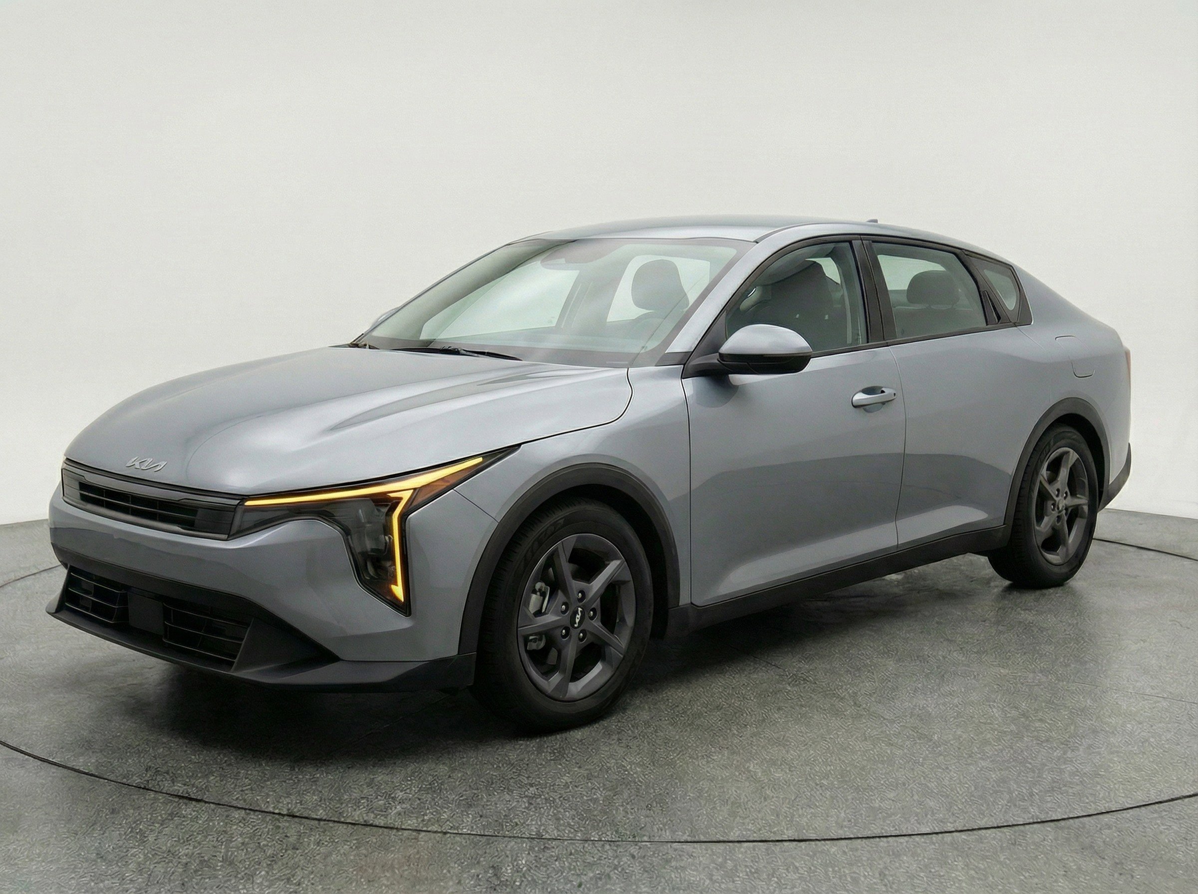 Used 2025 Kia K4 LXS image 3