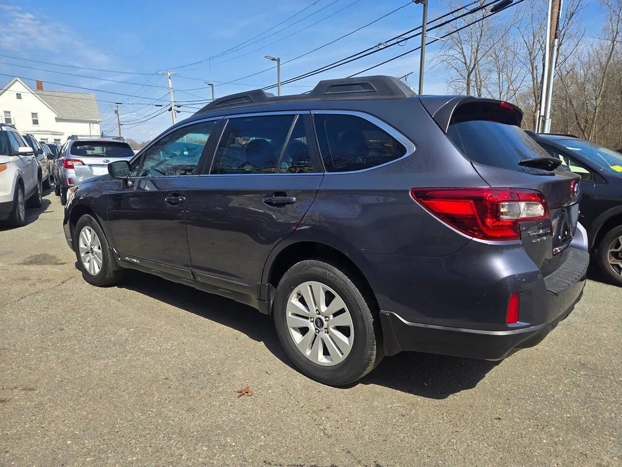 Used 2015 Subaru Outback 2.5i Premium AWD/4WD image 10
