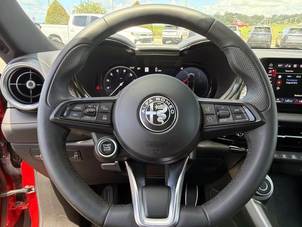 Used 2025 Alfa Romeo Tonale AWD/4WD image 26