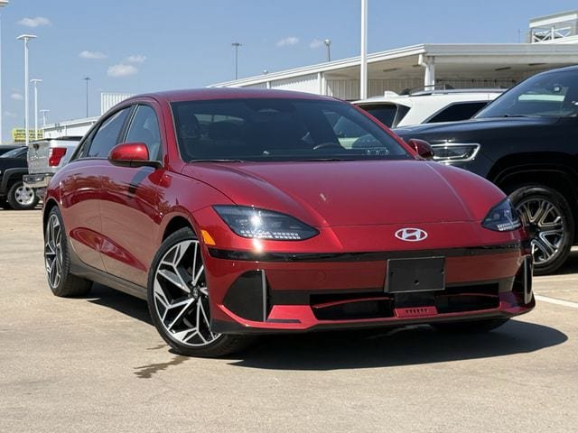 Used 2025 Hyundai Ioniq 6 SEL RWD image 2