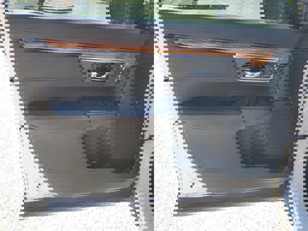 Used 2020 Honda CR-V Touring image 19