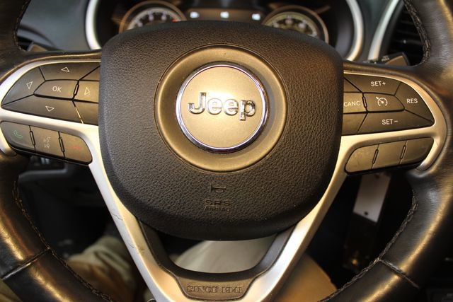 Used 2016 Jeep Cherokee Trailhawk w/ Cold Weather Group image 18